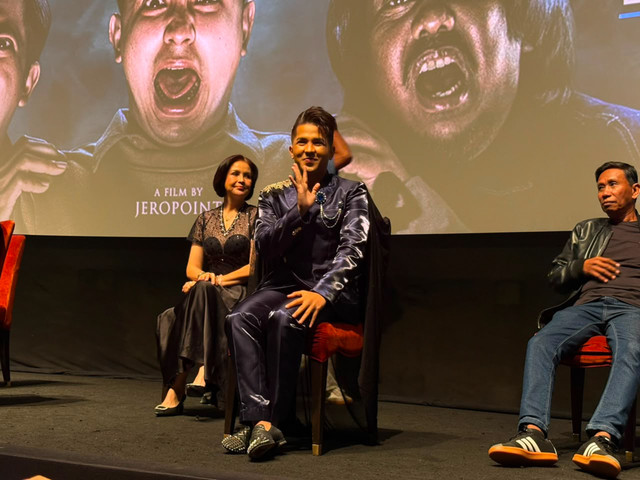 Jirayut dan para pemeran film Cek Khodam di Epicentrum XXI, Jumat (10/7/2026). Foto: Vincentius Mario/kumparan