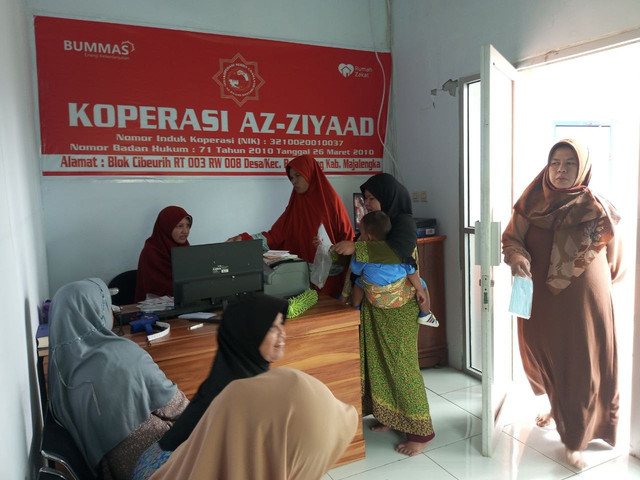 Salah satu kegiatan Koperasi Binaan Rumah Zakat (Az-Ziyaad)