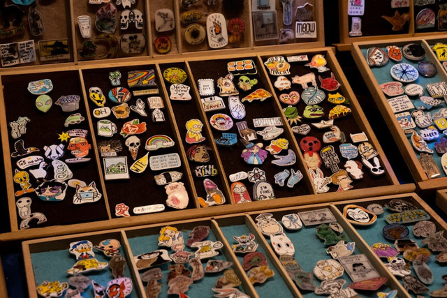 Ilustrasi Collectible Pin The Odyssey IMAX, Foto: Unsplash/Kiryl