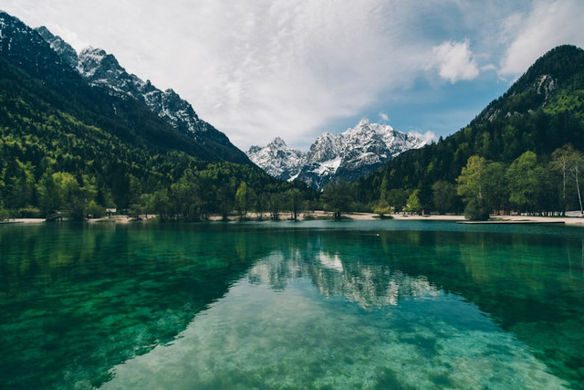 Ilustrasi Legenda Danau Batur.Foto: Unsplash /Adam Vradenburg