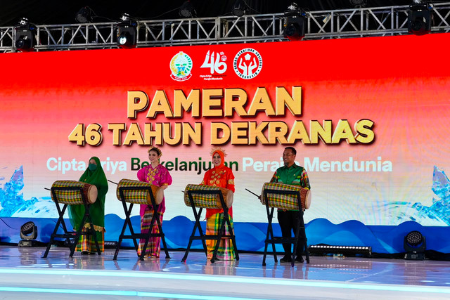 Kenakan baju bodo, Ketua Harian Dekranas Tri Tito Karnavian hadiri syukuran HUT ke-46 Dekranas di Makassar yang mengusung tema kerajinan berkelanjutan, Senin (13/7/2026). Foto: Dok. Kemendagri