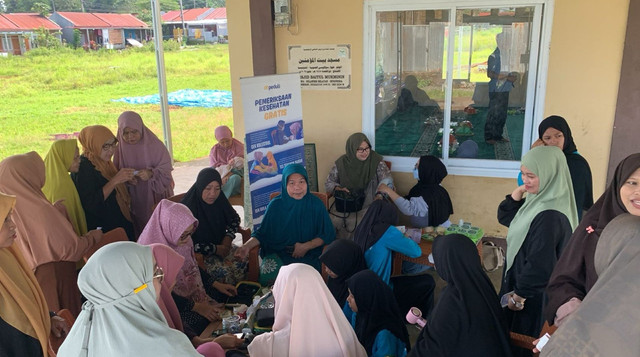Pelayanan dan Pemeriksaan Kesehatan untuk Warga Perum Zarinda Garden, Kabupaten Gowa (Sumber: DT Peduli)