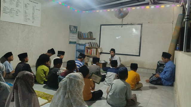 (Program Harian "Safari Pendidikan TPQ" Mahasiswa KKP UIN Mataram Kelurahan Gerantung 2026) (Instagram; kkp_kelurahangerantung26)