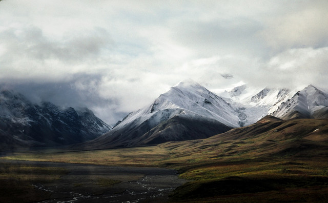 Ilustrasi. Asal usul Gunung KrakatauFoto: Unsplash/Nathan Anderson