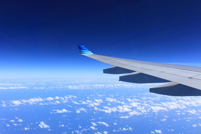 Ilustrasi 25 ucapan safe flight untuk pacar. Foto: Pixabay.