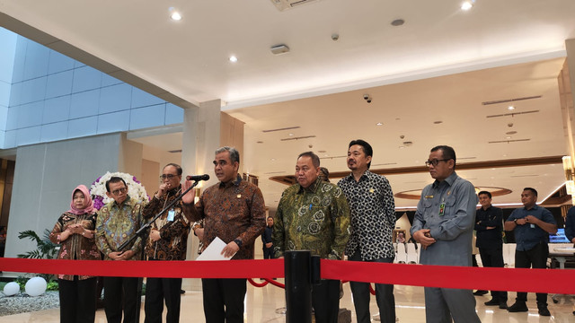 Ketua MPR Ahmad Muzani usai bertemu dengan pimpinan Mahkamah Agung di Gedung Mahkamah Agung, Jakarta, Selasa (14/7). Foto: Jonathan Devin/kumparan