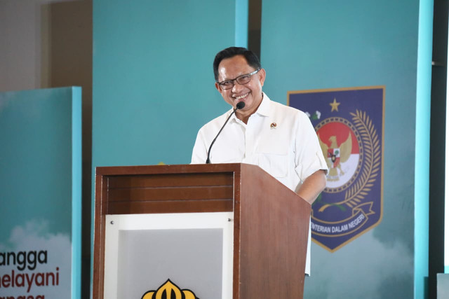 Mendagri Tito Karnavian saat membuka Program Kepala Desa Masuk Kampus Angkatan II di Universitas Indonesia (UI), Kota Depok, Jawa Barat, Selasa (14/7/2026). Foto: Dok. Kemendagri