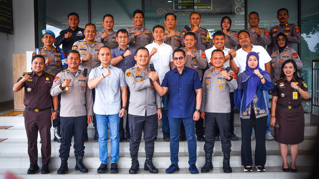 Kepala Kepolisian Resor (Polres) Bogor, AKBP Wikha Ardilestanto, S.H., S.I.K., M.Si., melanjutkan rangkaian kunjungan kerja strategisnya dengan menyambangi Kantor Kejaksaan Negeri (Kejari) Kabupaten Bogor di Cibinong, Selasa (14/07/2026).  Foto: Dok. Istimewa