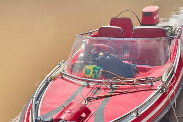 Penampakan perahu beserta mesin speedboat yang dicuri di Pelabuhan Setekam, Dusun Setekam, Desa Maung, Kecamatan Ketungau Hilir, Kabupaten Sintang, Kalimantan Barat, pada Senin (13/7/2026). Foto: Dok. Istimewa