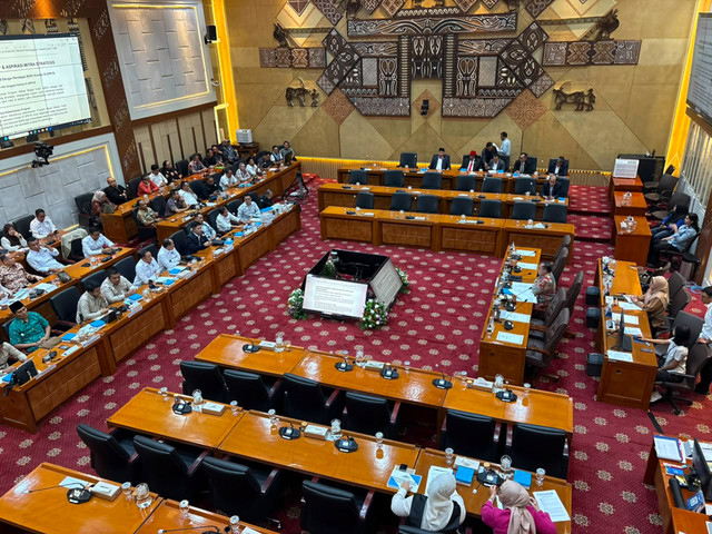 RDP Komisi IX dengan Asosiasi Mitra BGN di Gedung Parlemen, Senayan, Jakarta, Selasa (14/7/2026). Foto: Abid Raihan/kumparan