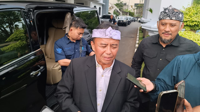 Sekretaris Daerah Provinsi Jawa Barat, Herman Suryatman usai Rapat Paripurna di DPRD Provinsi Jawa Barat, Selasa (14/7/2026). Foto: Abisatya/kumparan