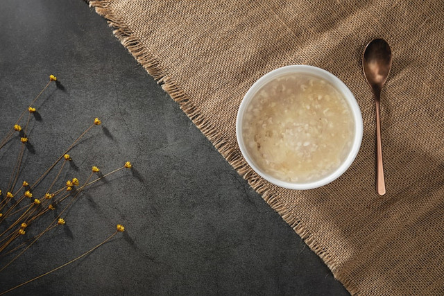 Ilustrasi Keunikan Bubur Sagu, Foto:Unsplash/Charles Chen