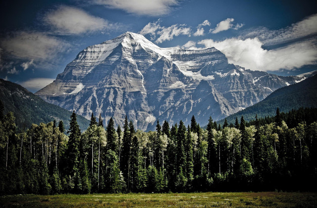 Pixabay, Mountain, Rocks, Mount Robson, Peaks (2016).