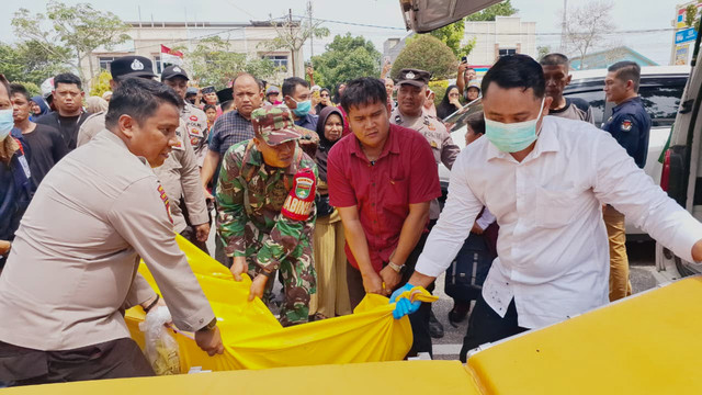Alex Kristo Lotis (30) dokter residen yang sedang menjalani pendidikan spesialis di RSUD Tengku Rafian Siak ditemukan tewas di samping pagar rumah sakit, Selasa (14/7/2026). Foto: Dok. Istimewa