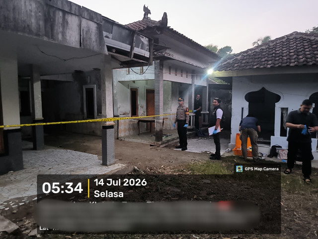 Wahyudi (32) warga Desa Tegalrandu, Kecamatan Klakah, Kabupaten Lumajang ditemukan tewas di rumahnya. Foto: Dok. Polres Lumajang