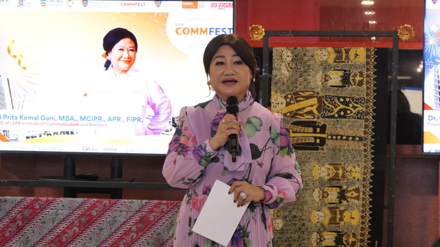Dr. Prita Kemal Gani, MBA., MCIPR., APR., FIPR., Founder & CEO LSPR Institute of Communication and Business, memberikan sambutan pada pembukaan COMMFEST 2026.