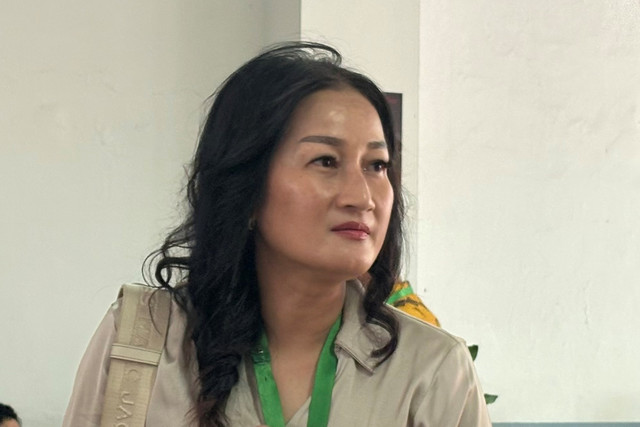 Ibu Keisya Levronka, Levi Leonita Havron usai menghadiri persidangan gugatan putranya terhadap UNTAR di Pengadilan Negeri Jakarta Barat, Rabu (15/7/2026). Foto: Salsha Okta Fairuz/kumparan