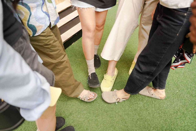 Birkenstock hadirkan pengalaman interaktif lewat kampanye Walk Naturally. Foto: Birkenstock
