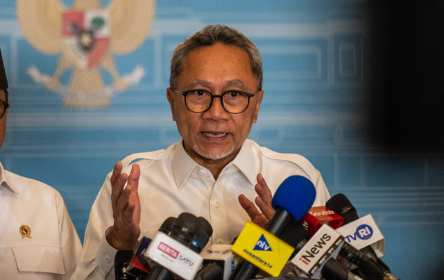 Menteri Koordinator Bidang Pangan Zulkifli Hasan menyampaikan keterangan pers usai rapat bersama Presiden Prabowo Subianto, di Istana Kepresidenan, Jakarta, Rabu (15/7/2026). Foto: Bayu Pratama S/ANTARA FOTO