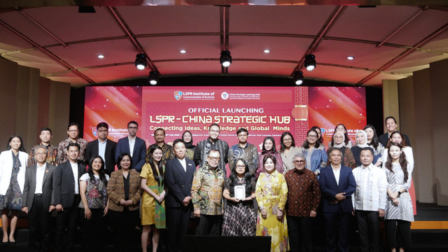 LSPR Institute of Communication & Business officially launched the LSPR–China Strategic Hub: Connecting Ideas, Knowledge, and Global Minds, together with distinguished guests, partners, and representatives from academia, industry, and international institutions at LSPR Sudirman Park Campus, Jakarta.