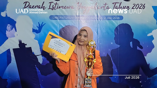 Mahasiswa Universitas Ahmad Dahlan (UAD) juara III penulisan naskah lakon Peksimiprov 2026 (Foto. Rizkyana)