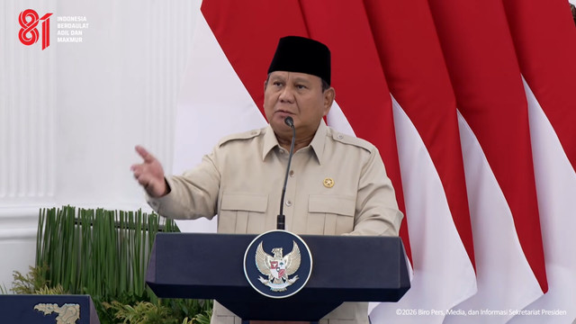 Presiden Prabowo Subianto memberikan sambutan saat menghadiri Groundbreaking Proyek Strategis Nasional LNG Abadi Masela secara daring di Istana Merdeka, Jakarta, Kamis (16/7/2026). Foto: YouTube/ Sekretariat Presiden