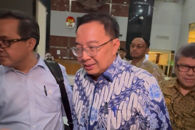 Anggota V BPK RI, Bobby Adhityo Rizaldi, keluar daru Gedung Merah Putih KPK, usai menjalani pemeriksaan, Kamis (16/7/2026). Foto: Kevin Daniel/kumparan