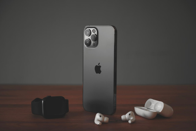Ilustrasi ios 27 untuk iphone apa saja, foto: Dennis Brendel