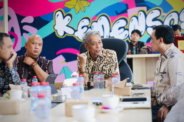 Wamensos Agus Jabo menerima audiensi 3 pemda di Kantor Kemensos, Jakarta Pusat, Kamis (16/7/2026). Foto: Dok. Kemensos