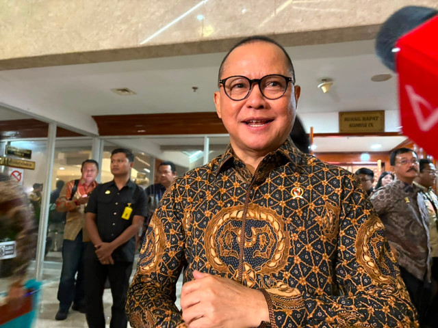 Menteri P2MI Mukhtarudin di Kompleks Parlemen, Senayan, Jakarta, Jumat (17/7/2026). Foto: Nasywa Athifah/kumparan