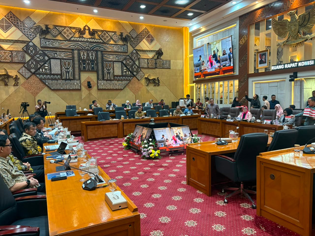 Suasana rapat dengar pendapat Komisi IX DPR dengan BGN di Kompleks Parlemen, Senayan, Jakarta, Jumat (17/7/2026). Foto: Nasywa Athifah/kumparan