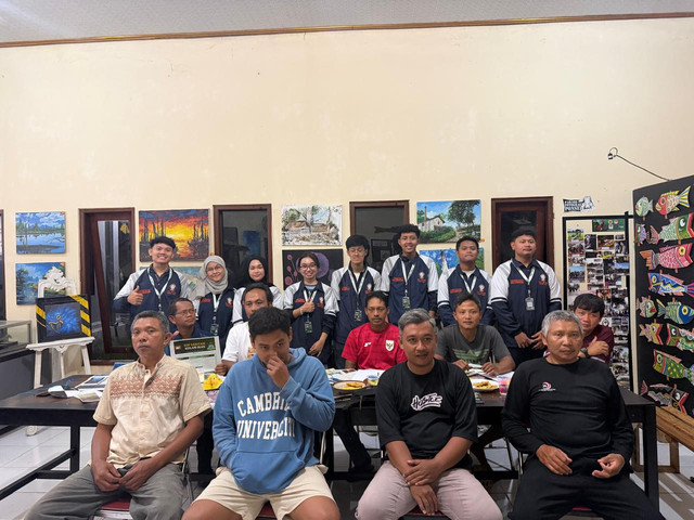 Pemaparan oleh Jon Saul Malau mengenai Edukasi Penjagaan Kualitas Air Kolam