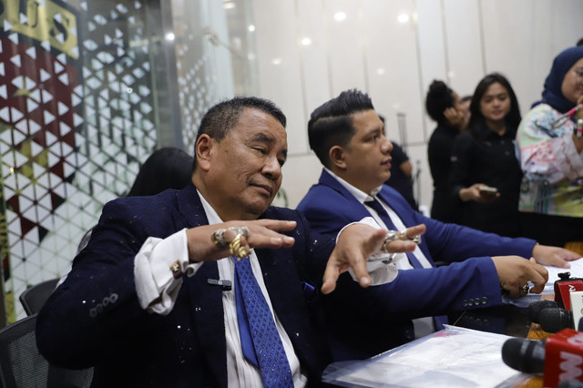 Pengacara Hotman Paris menghadiri agenda di Gedung Kejaksaan Agung, Jakarta, Jumat (17/7/2026). Foto: Jamal Ramadhan/kumparan
