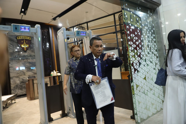 Pengacara Hotman Paris menghadiri agenda di Gedung Kejaksaan Agung, Jakarta, Jumat (17/7/2026). Foto: Jamal Ramadhan/kumparan