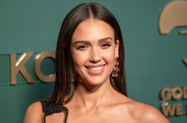 Jessica Alba menghadiri God's Love We Deliver Golden Heart Awards ke-16 di The Glasshouse, New York, Amerika Serikat, Senin (17/10/2022). Foto: lev radin/Shutterstock