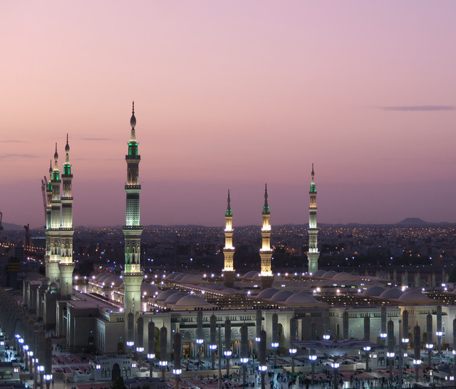 Masjid Nabawi di Madinah foto by Pexels