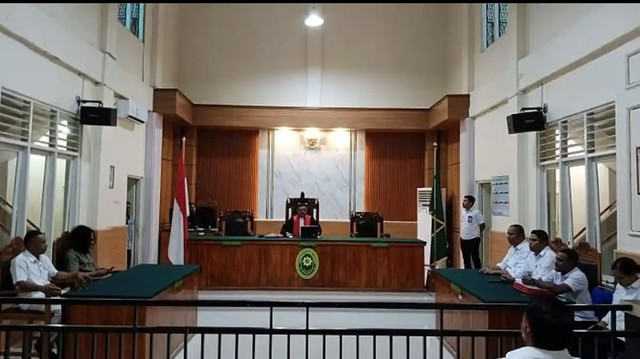 Suasana sidang praperadilan Piche Kota di Pengadilan Negeri Atambua yang dipimpin hakim tunggal Pengadilan Negeri Atambua Yanuar Nurul Fahmi. Foto: Dok. kumparan