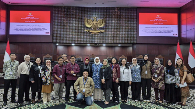 Potret afiliasi dosen dalam kelompok "Serikat Pekerja Kampus" di sidang Mahkamah Konstitusi dalam Perkara Nomor 272/PUU-XXIII/2025. (Referensi: spk.or.id)