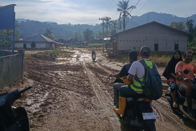 Kondisi usai banjir di Kelurahan Sipange, Tapanuli Tengah, Sumatera Utara, Minggu (19/7/2026). Foto: BPBD Sumut