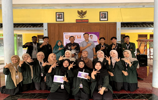 foto setelah melakukan kegiatan edukasi untuk pelaku UMKM di desa Sumberwudi