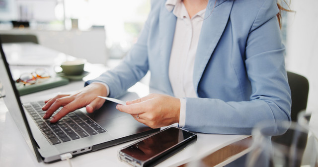Ilustrasi situs offline. Foto: PeopleImages/Shutterstock
