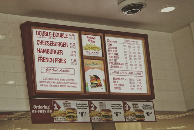 Ilustrasi Menu Daun Pik2. Foto: Unsplash/Ava Tyler