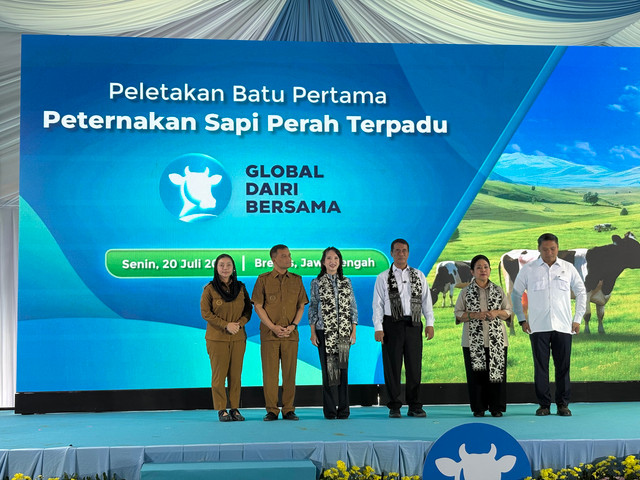 Suasana groundbreaking peternakan susu PT Global Dairi Bersama di Brebes, Jawa Tengah pada Senin (20/7). Foto: Argya Maheswara/kumparan