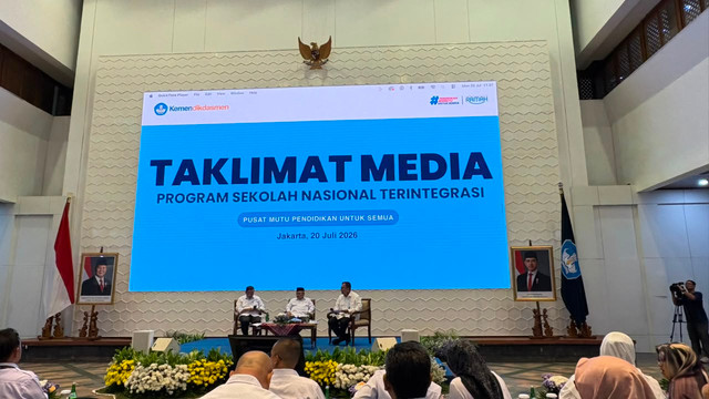Acara Taklimat Media Penyelenggaraan Sekolah Nasional Terintegrasi (SNT), Gedung Kemendikdasmen, Jakarta, Senin (20/7). Foto: Kevin Daniel/kumparan