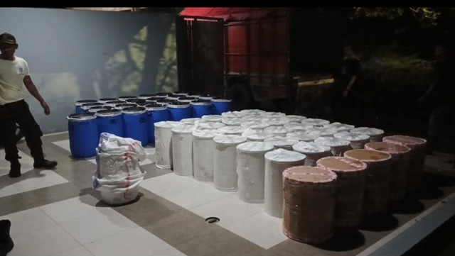 Laboratorium gelap yang menyimpan 308 ribu butir tablet karisoprodol. Foto: Dok. Istimewa