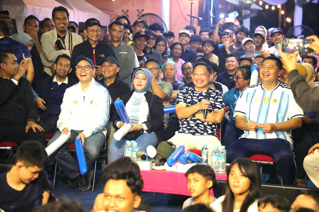 Mendagri Tito Karnavian nobar final Piala Dunia di Menteng, Senin (20/7/2026). Foto: Dok. Kemendagri
