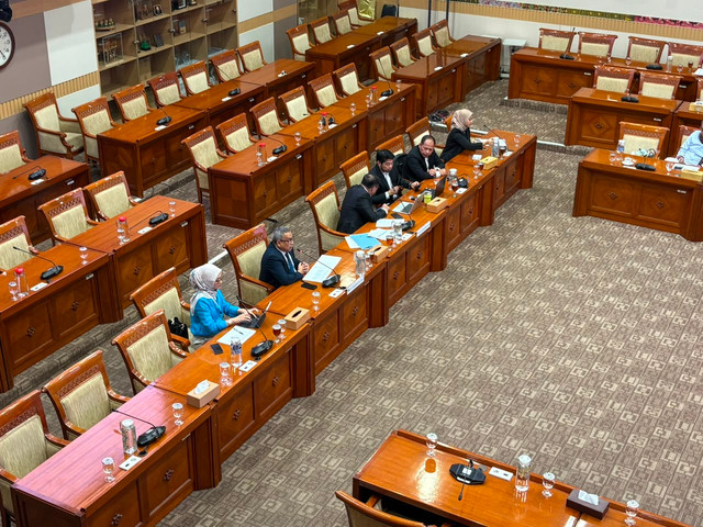 Suasana Rapat Komisi III DPR dengan akademisi terkait masukan RUU Perampasan Aset di Kompleks Parlemen, Senayan, Jakarta, Senin (20/7). Foto: Nasywa Athifah/kumparan
