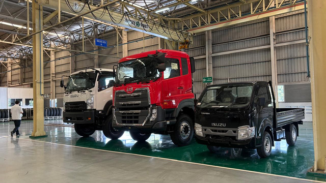 Aktivitas produksi pabrik PT Isuzu Astra Motor Indonesia (IAMI) di Karawang, Jawa Barat, Senin (20/7/2026). Foto: Sena Pratama/kumparan