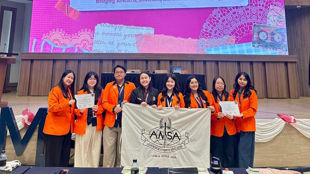 Tim AMSA-UAJ di acara AMSA-Indonesia Awards 2026 (Sumber: Unika Atma Jaya)