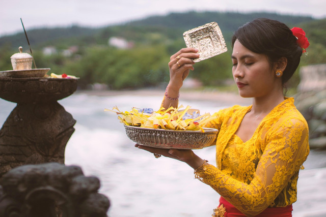 Ilustrasi Masyarakat Hindu di Indonesia. Foto: Pixabay.